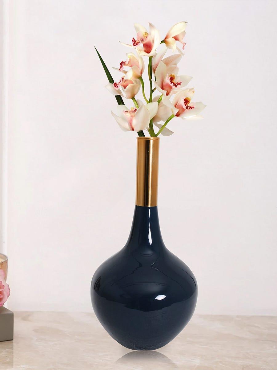 Secrets of a Stylist: Decorating with Vases